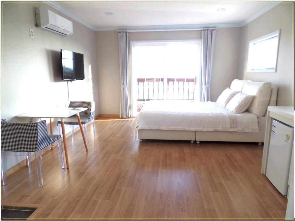 Jubilee Chalet Seogwipo Ngoại thất bức ảnh