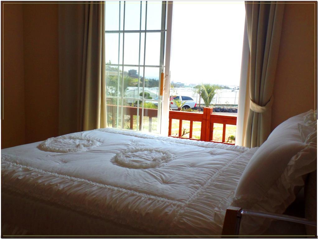 Jubilee Chalet Seogwipo Phòng bức ảnh